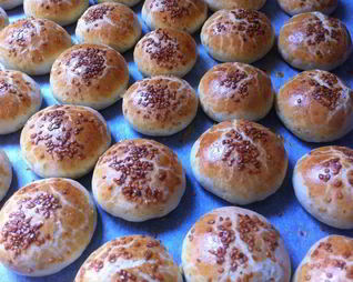 Маленькие булочки с начинкой