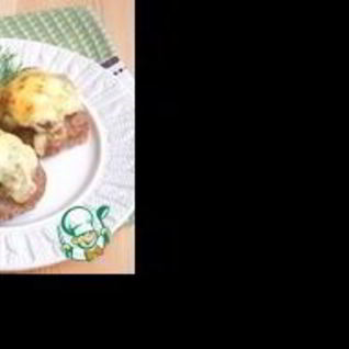 Мясные ватрушки с грибами и луком