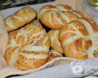 Немецкие булочки с маком и кунжутом