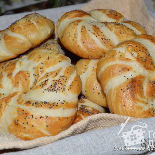 Немецкие булочки с маком и кунжутом