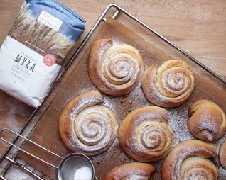 Плюшки сахарные