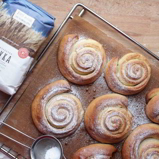 Плюшки сахарные