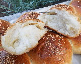 Самые пушистые и вкусные булочки с начинкой из масла