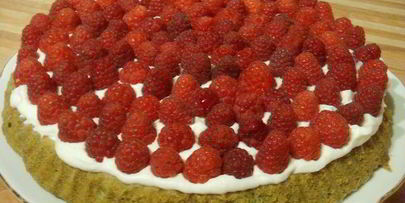 сдобные заливные булочки с глазированным яблоком