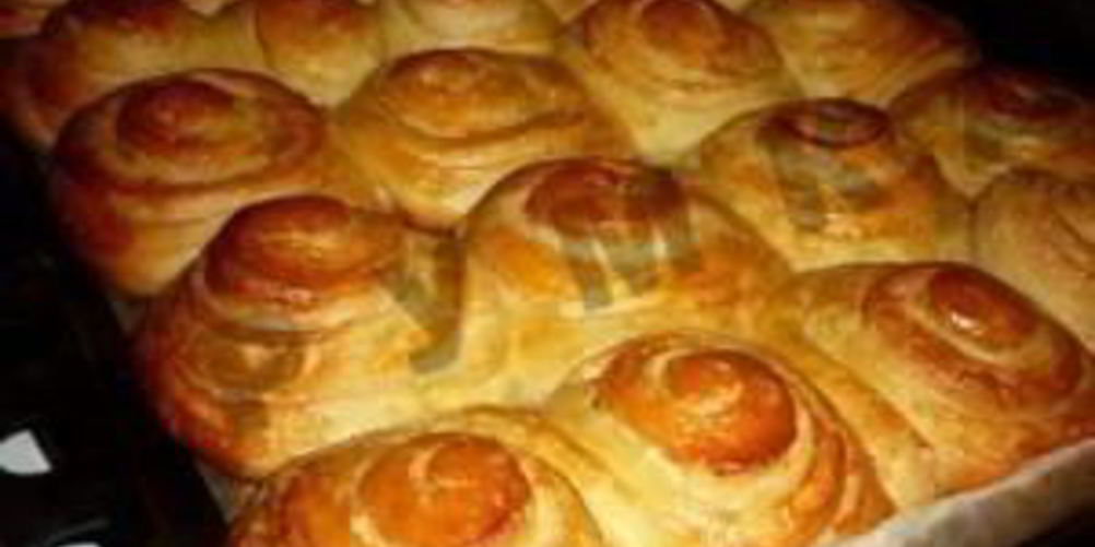 Рецепт сладкие булочки из дрожжевого теста на сыворотке