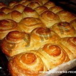 Сладкие булочки из дрожжевого теста на сыворотке