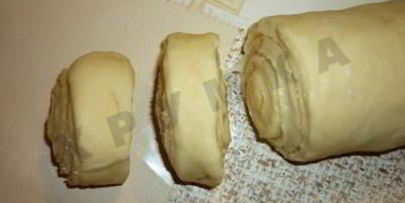 сладкие булочки из дрожжевого теста на сыворотке