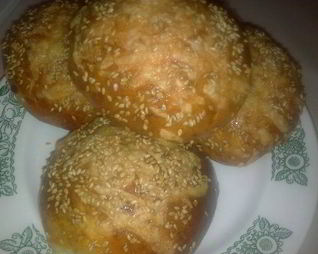 Сырные булочки с кунжутом