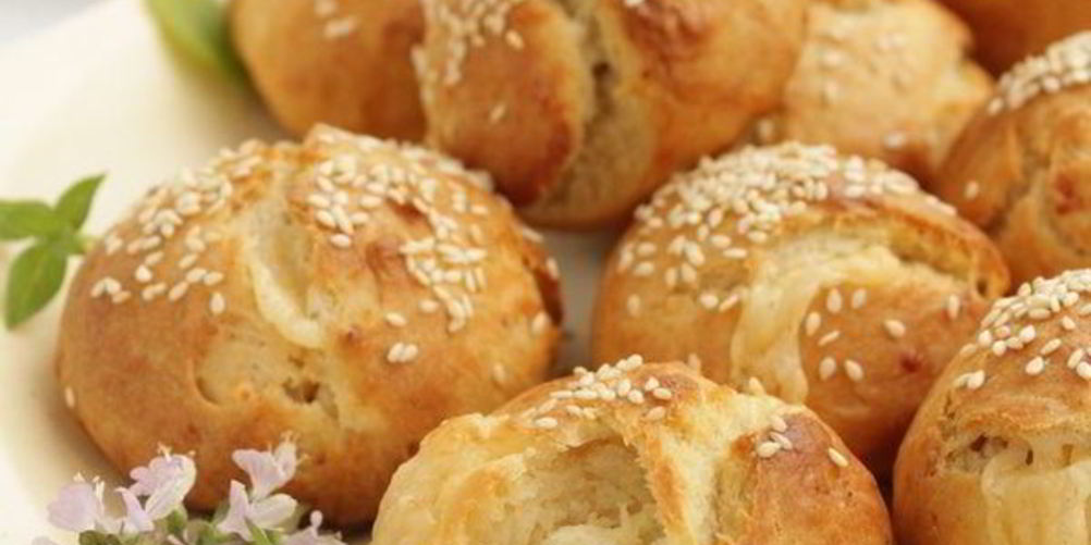 Рецепт турецкие сырные булочки с кунжутом