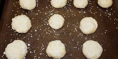 турецкие сырные булочки с кунжутом