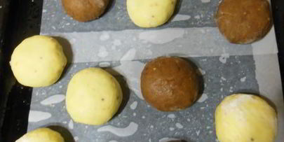 тыквенные двухцветные булочки