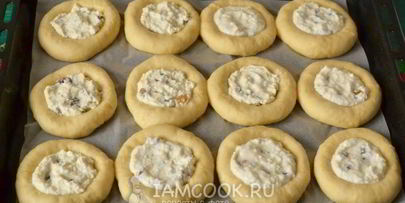 ватрушки из дрожжевого теста с творогом