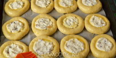 ватрушки из дрожжевого теста с творогом