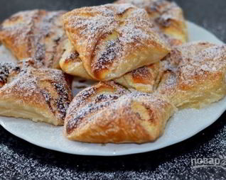 Венгерская ватрушка с творогом из слоеного теста