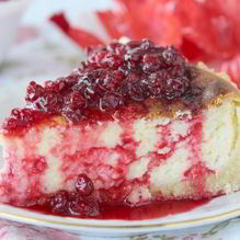 Рецепт Чизкейк с брусничным соусом