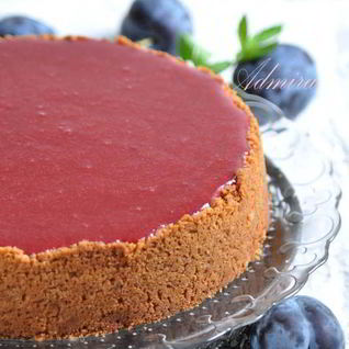 Чизкейк с сливовым покрытием