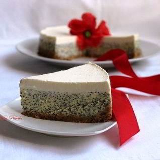 Маковый чизкейк под лимонно-сметанным топпингом