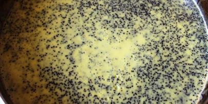 маковый чизкейк под лимонно-сметанным топпингом