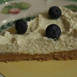 Очень простой лимонный чизкейк с ягодами