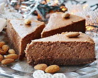 Шоколадный чизкейк на миндальной основе
