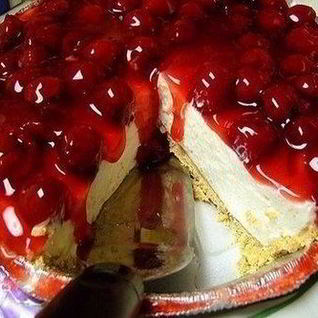 Воздушный творожный чизкейк с вишней