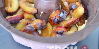 домашний кекс со сливами