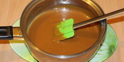 карамельный кекс с глазурью