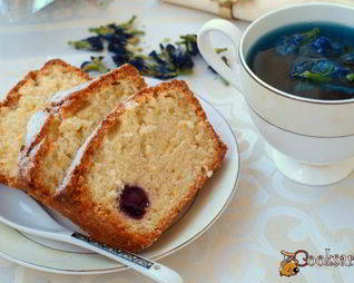 Кекс на белках с вишней