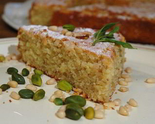 Кекс с кедровыми орешками