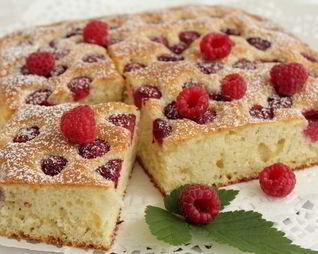 Кекс с малиной