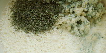 кекс с оливками, горгонзолой и прованскими травами