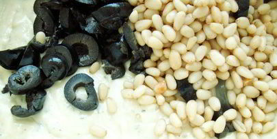 кекс с оливками, горгонзолой и прованскими травами