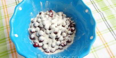 кексы с белым шоколадом и клюквой