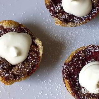 Хлебные кексики с клубникой