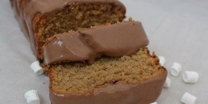 кофейный кекс с корично-сметанным соусом