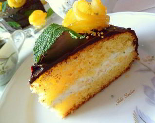 Лимонный кекс с мятно-сливочным кремом под шоколадом