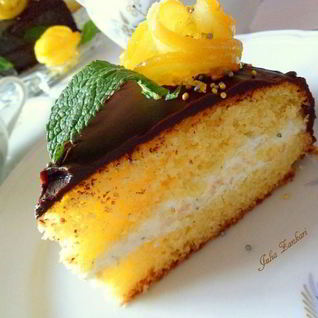 Лимонный кекс с мятно-сливочным кремом под шоколадом