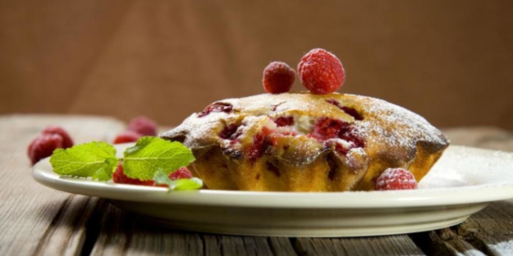Рецепт малиновый кекс с корицей