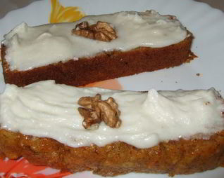 Морковный кекс с творожным кремом