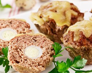 Мясные кексы с перепелиным яйцом