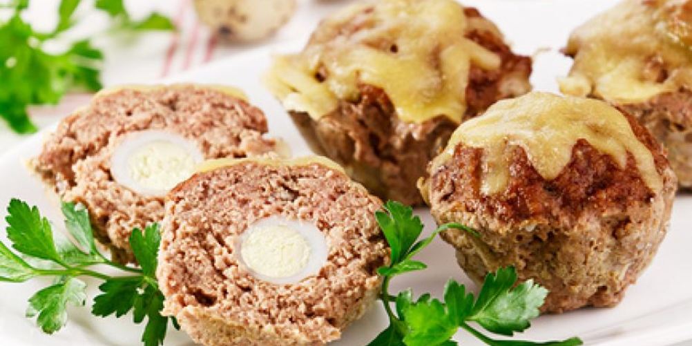 Рецепт мясные кексы с перепелиным яйцом