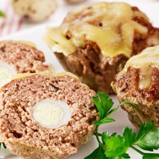Мясные кексы с перепелиным яйцом