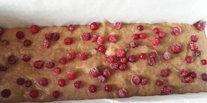 постный кекс с миндалем и брусникой