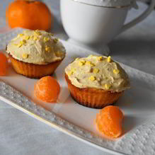 Рецепт Рождественские кексики с мандаринами и карамельным кремом