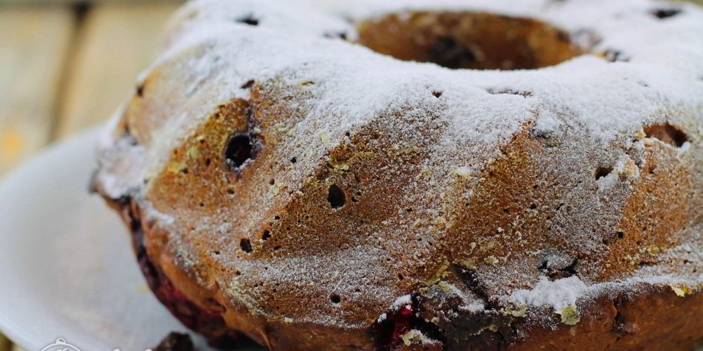 Рецепт шоколадный кекс с малиной