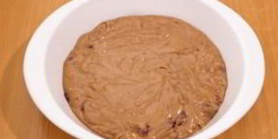 шоколадный кекс с вишней