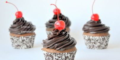 шоколадные капкейки с грецким орехом с кусочками шоколада