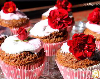 Шоколадные кексы с зефирной шапочкой