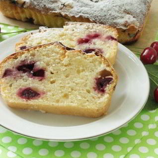 Творожный кекс с вишней