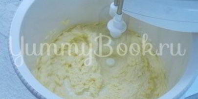 ванильный кекс с сушеными вишнями